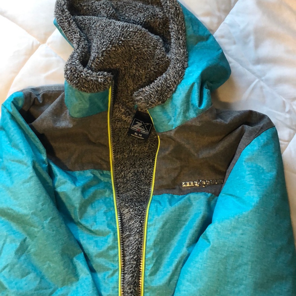 Brand = zero Xposur. Only used twice